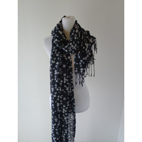Floral Scarf Lane Bryantn soft scarf long fringe cottagecore - Picture 2 of 4